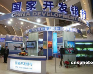 为什么银行总是更新业务规则？