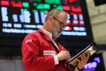 午盘：美股维持跌势 科技股继续下挫