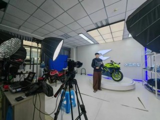 被称“摩托车圈雷军”，冠军张雪的飞驰人生