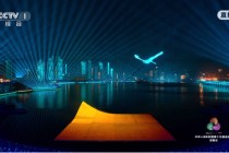 夜空中最纯正的中国红，光峰科技全彩激光探照灯首秀全运会闭幕式