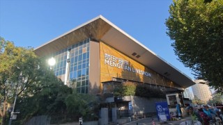 江苏一跳水馆里5层“楼中楼”是怎样建成的？男子称投入3000万开酒吧，鉴定为危房试营业即停摆 多部门无备案