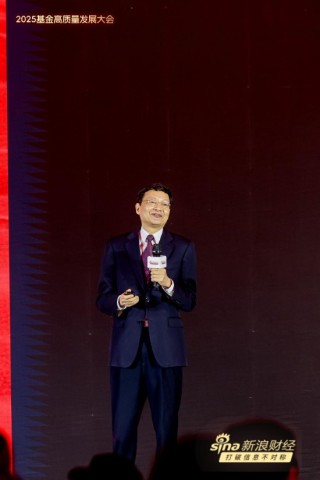 十张图看李大霄演讲“风格”：表情丰富、表述生动、互动活跃