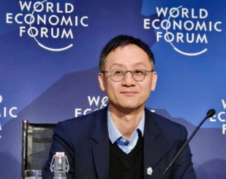 直击达沃斯｜腾讯汤道生：AI不止AGI，把模型选择权交给客户，不让任何人掉队