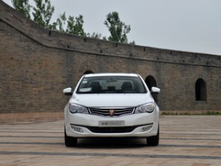 如何正确关闭荣威窗？关闭过程中需注意什么问题？