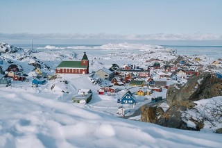 美国与格陵兰岛间首条直飞航线正式开通