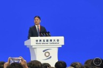 AI会取代我们的工作？刘强东：不要担心，大量服务都需要人工完成