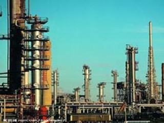 电动车与燃油车哪个更适合长途出行？