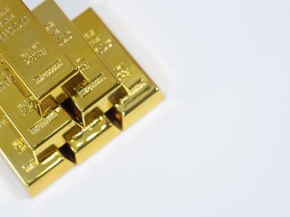 国际黄金交易的最小价格如何确定？确定最小价格的依据是什么？