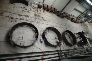 如何分析钢铁去产能影响？其对期货市场有何潜在作用？