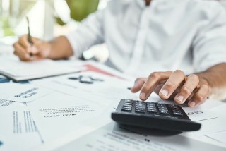 动作频频！鼎和财险刚资本公积转增资本又现股权划转，百亿保费目标进入冲刺期