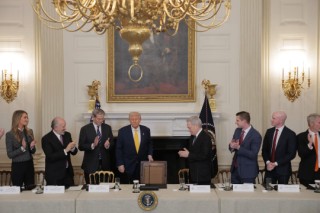 特朗普币暴涨！特朗普将设宴招待持币者