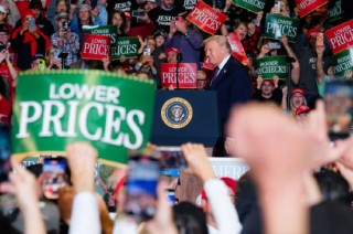 这届美国经济，正式归特朗普掌舵