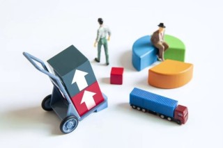 美团2025年营收增8.1%亏损234亿元，外卖仍占据60%以上市场份额，全面拥抱AI转型