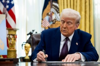 外盘头条：特朗普继续征收汽车关税 OpenAI预计今年营收增长两倍 美财政部最早8月或出现支付违约