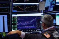 早盘：美股涨跌不一 道指再创新高