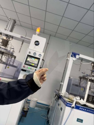 四川乾智破技术垄断！0.18 毫米耐辐照航天级盖板材料，筑牢中国太空光伏产业基石