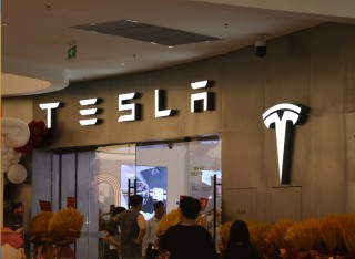 特斯拉“下乡”背后：朱晓彤推进销售体系下沉