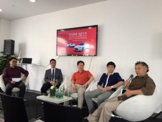 奔驰怎么驾驶？驾驶奔驰有什么技巧和注意事项？