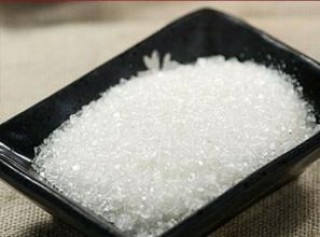 如何明确白糖期货的价格波动？这种价格波动如何进行风险管控？