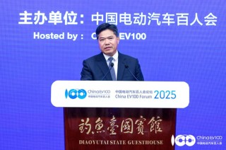 商务部盛秋平：继续支持汽车及零部件制造企业加强国际合作，在海外搭建营销网络和售后体系