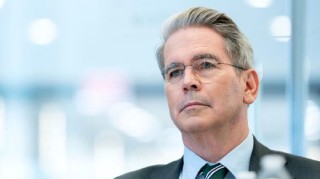 美国财长贝森特：美国高利率或已引发房地产衰退