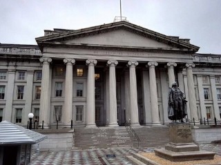 外盘头条：特朗普继续征收汽车关税 OpenAI预计今年营收增长两倍 美财政部最早8月或出现支付违约