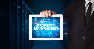 如何进行有效的资金管理？这种管理方式存在哪些挑战？