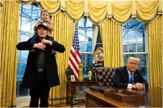 硅谷观察：马斯克服软低头认错了，全球首富还是拗不过美国总统