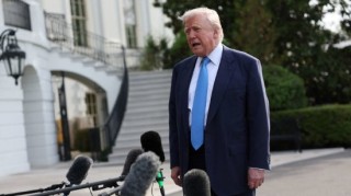 特朗普称无意解职鲍威尔 暗示万斯和鲁比奥可作为总统接班人