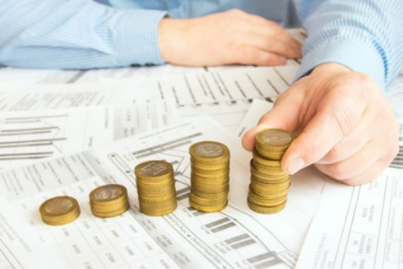 重仓债券！渝农商行投资收益近乎翻番，非息收入拉正营收增幅  第1张