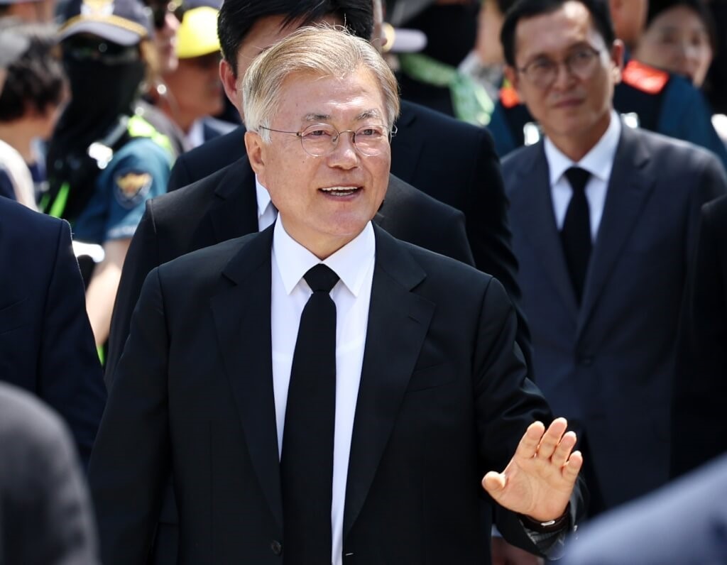 韩媒:韩国检方以涉嫌受贿指控传唤前总统文在寅接受讯问  第1张 韩媒:韩国检方以涉嫌受贿指控传唤前总统文在寅接受讯问  第1张