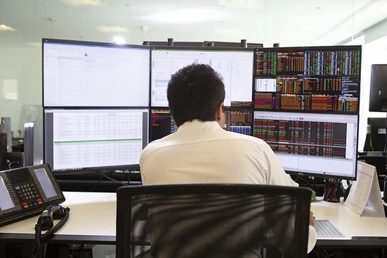 基金年报透视:人均百万年薪没了,行业内卷升级  第1张 基金年报透视:人均百万年薪没了,行业内卷升级  第1张