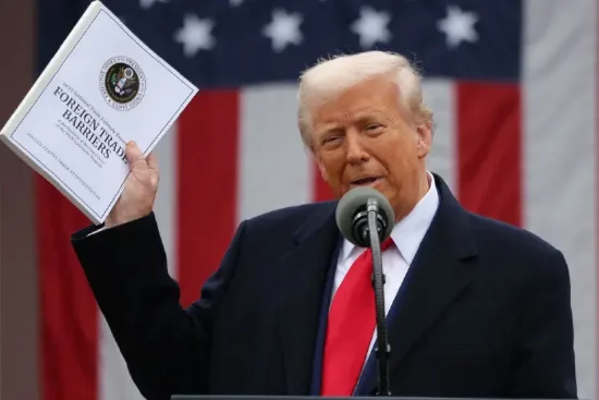 午盘:特朗普关税重创美股 标普500指数跌入回调区  第2张 午盘:特朗普关税重创美股 标普500指数跌入回调区  第2张