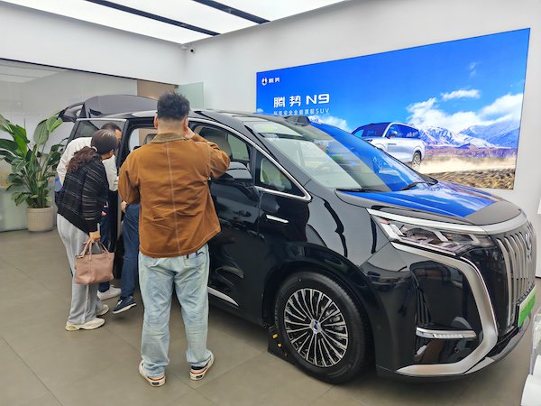 外牌旧车也能在沪享受置换补贴了!上海车市或迎来小阳春 第2张 外牌旧车也能在沪享受置换补贴了!上海车市或迎来小阳春 第2张