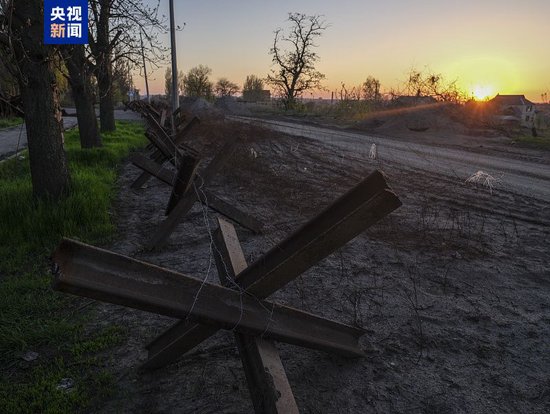 30小时停火结束俄乌互指违约,美总统喊话:别打了,先谈生意  第1张 30小时停火结束俄乌互指违约,美总统喊话:别打了,先谈生意  第1张