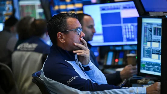 午盘：美股走低科技股领跌 GDP数据令股指承压  第2张