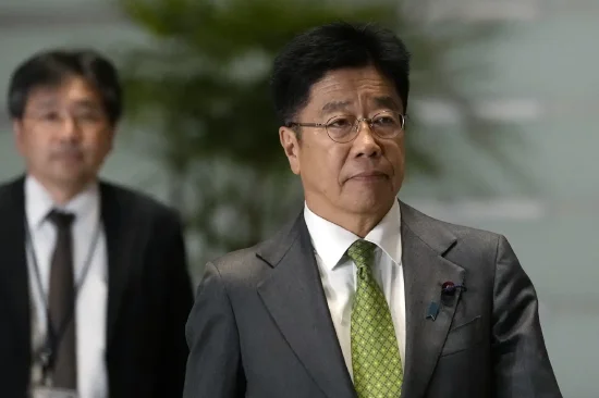 日本财务大臣首提“美债持仓作为关税谈判筹码” 释放战略威慑信号  第1张