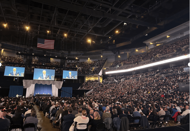 赶在“股神”退休前!公募见证最后一届巴菲特股东会,两大看点......  第2张 赶在“股神”退休前!公募见证最后一届巴菲特股东会,两大看点......  第2张