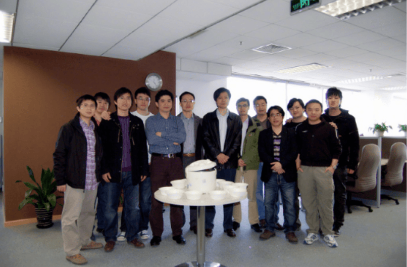 热搜爆了!雷军:过去一个多月,是创办小米以来最艰难的一段时间,情绪比较低落!期间小米股价巨震,市值一度蒸发超3000亿元  第10张 热搜爆了!雷军:过去一个多月,是创办小米以来最艰难的一段时间,情绪比较低落!期间小米股价巨震,市值一度蒸发超3000亿元  第10张