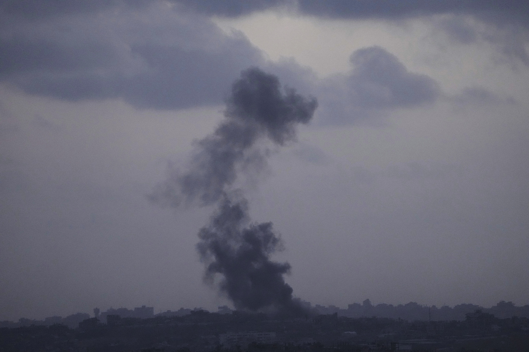 哈马斯官员：若实现永久停火 可交出加沙地带控制权  第1张