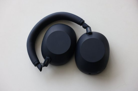 索尼WH-1000XM6体验:耳机焊在头上 全天舒适佩戴音质更强  第3张 索尼WH-1000XM6体验:耳机焊在头上 全天舒适佩戴音质更强  第3张