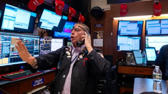 早盘:美股维持涨势 道指上涨约300点  第2张 早盘:美股维持涨势 道指上涨约300点  第2张