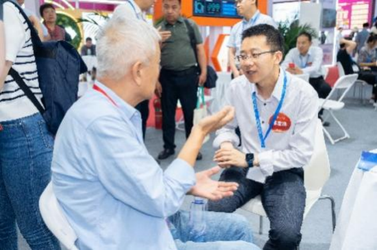 远洋集团旗下椿萱茂亮相第十一届中国国际养老服务业博览会  第8张