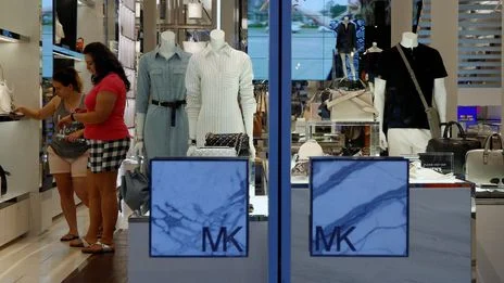 Capri暗示将上调Michael Kors手袋价格以应对关税冲击  第1张