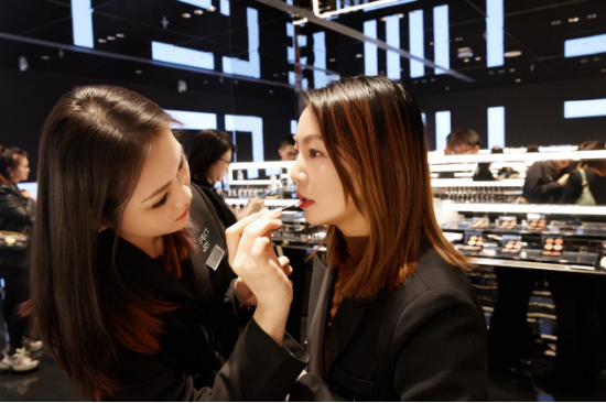 财报亮眼背后:一家中国美妆企业的研发转型与世界级野心  第1张 财报亮眼背后:一家中国美妆企业的研发转型与世界级野心  第1张