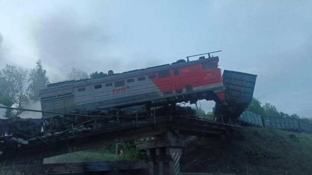 24小时内第二座 俄罗斯又一桥梁坍塌  第1张 24小时内第二座 俄罗斯又一桥梁坍塌  第1张