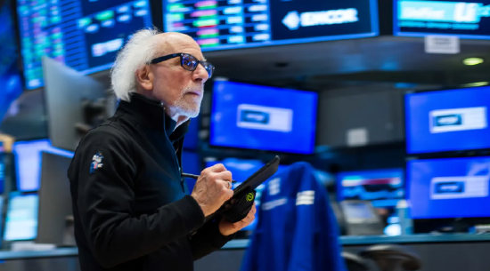 盘前：三大股指期货涨跌不一 初请失业金人数高于预期  第2张