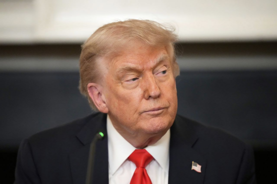 洛杉矶骚乱后,特朗普再发声:抗议活动中将不允许佩戴口罩  第1张 洛杉矶骚乱后,特朗普再发声:抗议活动中将不允许佩戴口罩  第1张