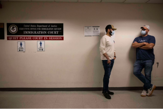 洛杉矶骚乱后,特朗普再发声:抗议活动中将不允许佩戴口罩  第2张 洛杉矶骚乱后,特朗普再发声:抗议活动中将不允许佩戴口罩  第2张