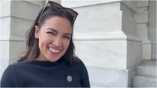 硅谷观察:马斯克服软低头认错了,全球首富还是拗不过美国总统  第7张 硅谷观察:马斯克服软低头认错了,全球首富还是拗不过美国总统  第7张